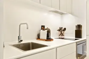 Modern Luxury Apartment in the Heart of Sydney CBD - Image 5