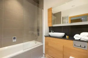 Luxury Apartment London Sleeps 4 - Image 2
