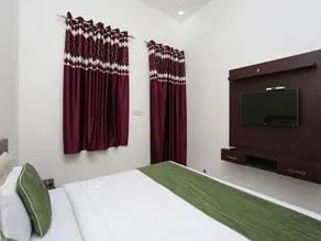 C D Guest House By OYO Rooms - Image 4