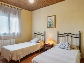 Pleasant Holiday Home in Gerona With Swimming Pool - Image 2