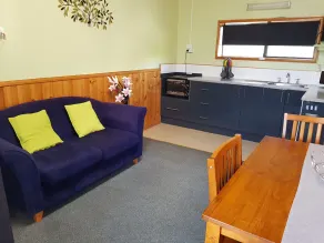 Hobart Cabins And Cottages - Image 2