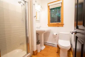 Post and Beam Lake Joe Gorgeous Cottage & Boathouse on a Quiet Lake Joseph Bay! - Image 3