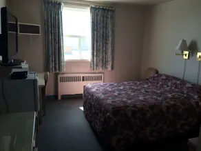 Swan Hills Hotel - Image 2