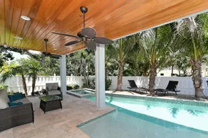 Direct Beach View - Image 2