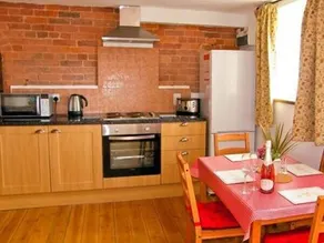 Pear Tree Cottage - Image 3