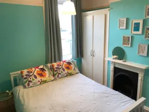 Charming 4BD Semi Detached Home Hastings - Image 3