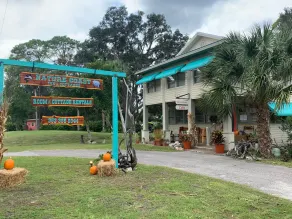 Nature Coast Inn and Cottages - Image 4