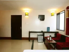 Golden Hotel - Image 3
