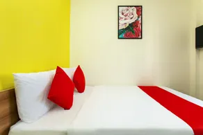 Euro Gold House And Coffee by OYO Rooms - Image 5
