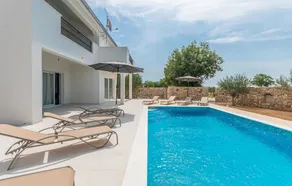 Amazing Home in Radasinovci With 4 Bedrooms, Wifi and Outdoor Swimming Pool - Image 2
