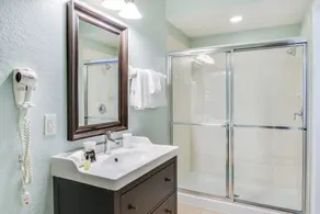 Oasis Escape Townhome 3 Bedroom Condo by Redawning - Image 4