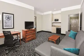 La Quinta Inn & Suites by Wyndham Houston Rosenberg - Image 4