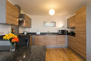 Magnificent 1BR in Historical Greenwich - Image 5