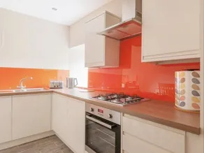 Max & Ben's Bistro Apartment - Image 5