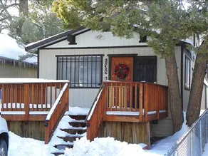 Sugar Shack - Cozy cabin with a full kitchen with granite countertops with movies, and board games! - Image 5