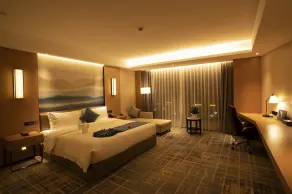 Egret Island Lakeside Hotel - Image 2