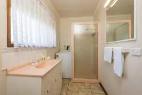 Lakes Jakaranda Holiday Units - Image 2
