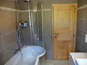 Luxurious Home With a Sauna - Image 2