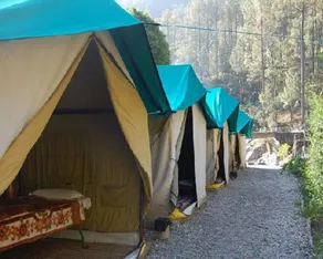 Camp Pine Riviera - Image 2