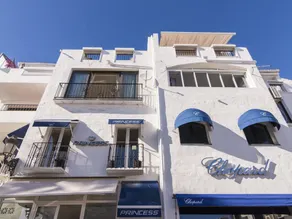 Paradise at Puerto Banus - Image 4