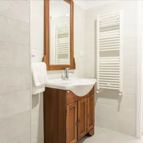 Bella Marina Apartments - Image 4
