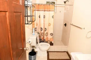 Lux Spacious 3BR Apt 5 Mins from A.port - Image 2