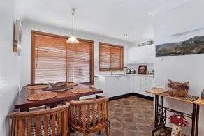 Leura Bungalow - Image 2