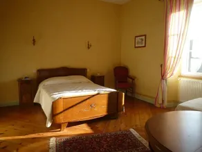 Le Petit Manoir - Image 2