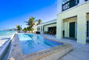 La Mouette Cable Beach Bahamian Villa - Image 4