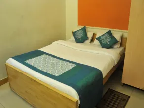OYO 3061 Hotel De Pintu - Image 2