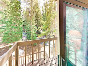 Creekside 3br/3ba W/ Hot Tub & Deck, Near Ge 3 Bedroom Duplex - Image 5