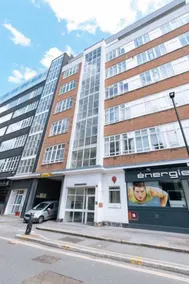 Spacious 1bed in Old Street, 2mins to Tube Station - Image 4