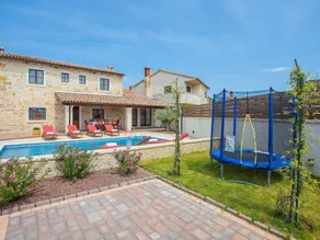 Charming Holiday Home With Swimming Pool in Pula - Image 3