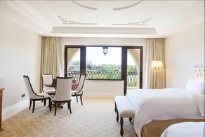 Wyndham Grand Plaza Royale Lake Crouching Dragon Resort Nanjing - Image 2