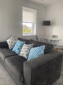 Renfrew Modern Flat - Image 2