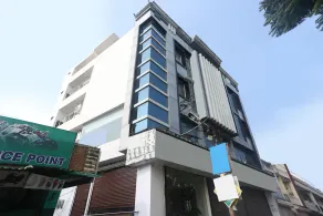 Hotel New Shiv Murti By OYO Rooms - Image 3