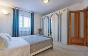 Nice Home in Pula With Wifi and 8 Bedrooms - Image 5