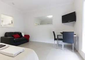 Malcolm Street Apartments - Image 2