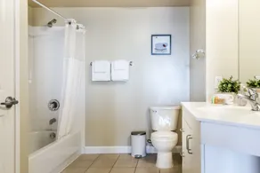 Dharma Home Suites JC at Exchange Place - Image 4