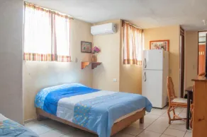 Hotel Y Suites Continental - Image 2
