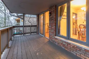Amazing Hideaway - Short Walk To Hoyt Park! 3 Bedroom Townhouse by Redawning - Image 4