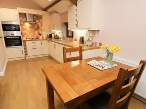 Dinny's Retreat - Image 4