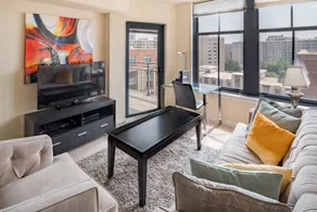Global Luxury Suites Metropolitan Park Arlington - Image 3