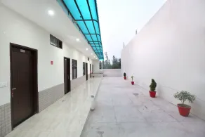 OYO 10070 Hotel Satkar Regency - Image 4