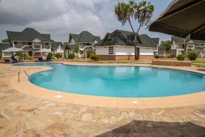 A Charming 3 bedroom House located just 2minute walk to the Beach. 🏡🏖️ - Image 4