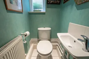 Elegant 2BR flat with garden, close to Battersea Park - Image 4