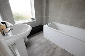 Heather House - Image 2