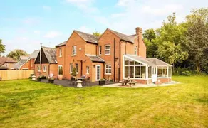 Bournes Farmhouse - Image 3