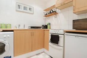 Albion Terrace Apartment - Image 4
