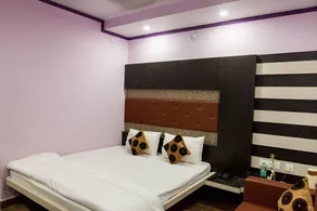 Hotel Silver Moon - Image 3